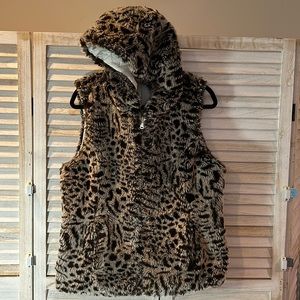 Kristen Blake reversible faux cheetah fur vest with hood, pockets, white lining